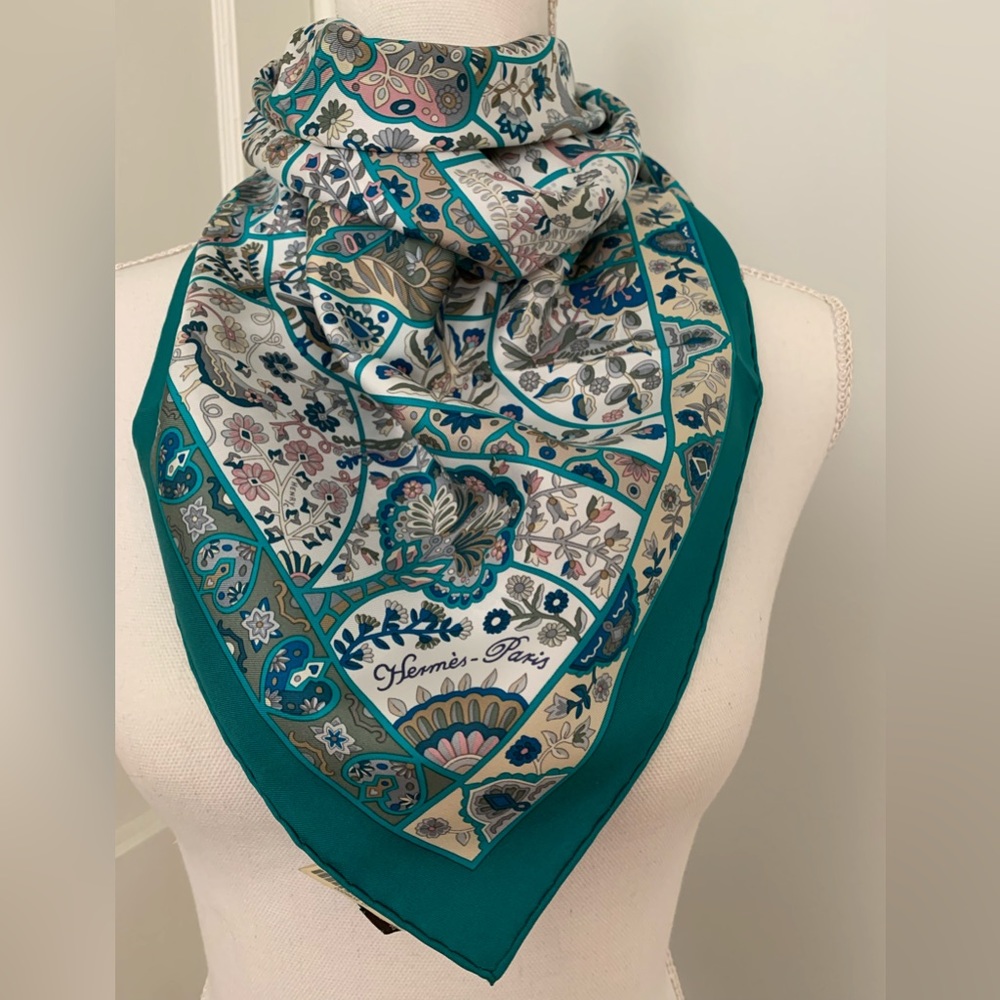 Hermes Au Pays des Oiseaux Fleurs Turquoise 90cm Silk Scarf Shawl